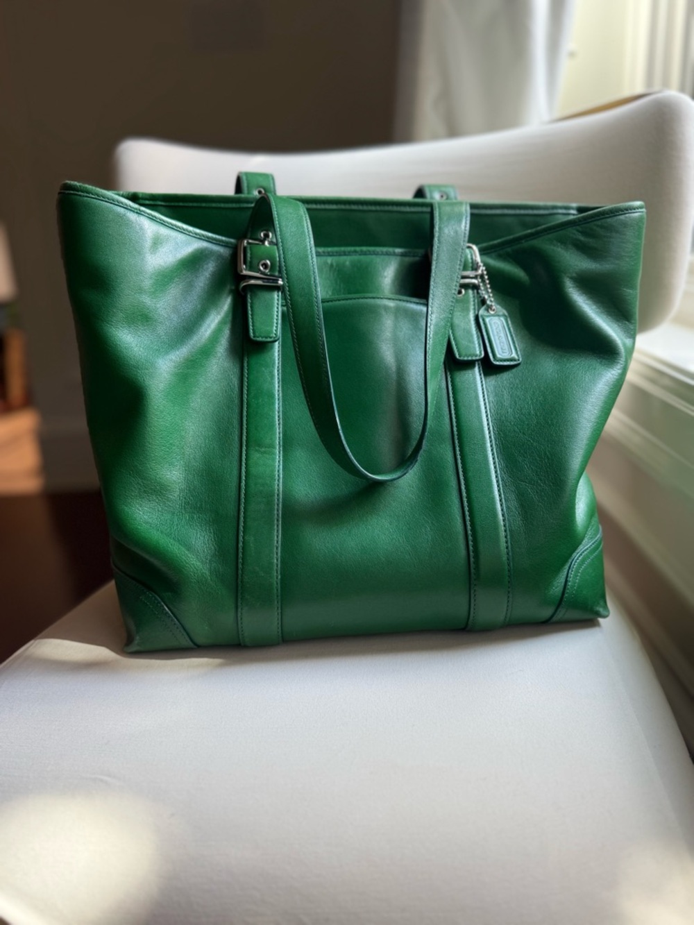 Vintage Coach Hampton Green Leather Carryall Shoulder Bag style number 6491